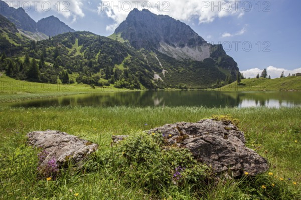 Lower Gaißalpsee, behind Rubihorn, near Oberstdorf, Oberallgäu, Allgäu Alps, Allgäu, Bavaria, Germany