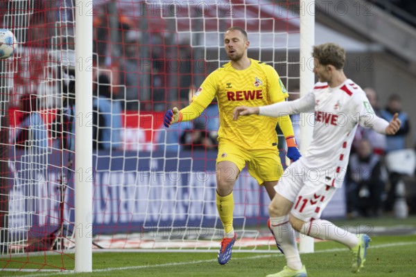 Marvin Schwäbe (1.FC Köln, Goalkeeper, #1), Florian Kainz (1.FC Köln, Midfield, #11) Own goal 2:2 Final score, 2nd Bundesliga, 1.FC Köln - Hannover 96 on 30/11/2024 at RheinEnergieStadion in Cologne Germany. (DFL/DFB REGULATIONS PROHIBIT ANY USE OF PHOTOGRAPHS AS IMAGE SEQUENCES AND/OR QUASI-VIDEO) Cologne, RheinEnergieStadion, North Rhine-Westphalia, Germany