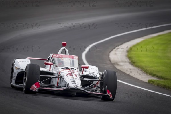 STING RAY ROBB (41) of Payette, Idaho comes off turn 3 during a practice for the 108th Running of the Indianapolis 500 at the Indianapolis Motor Speedway in Speedway, IN