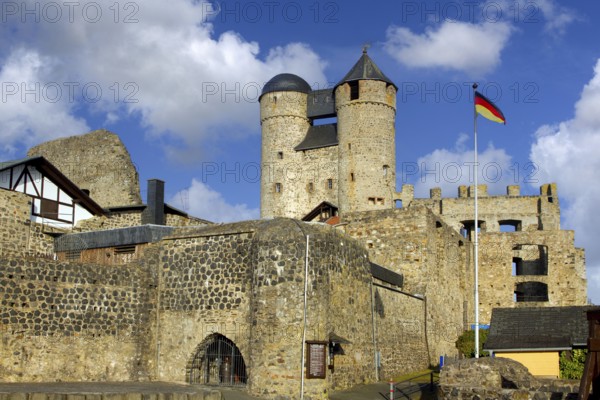 Greifenstein Castle, Glockenwelt, castle, architecture, Glockenwelt Greifenstein Castle, castle complex, blue sky, cumulus clouds, montage, (M), Greifenstein Castle, Hesse, Federal Republic of Germany