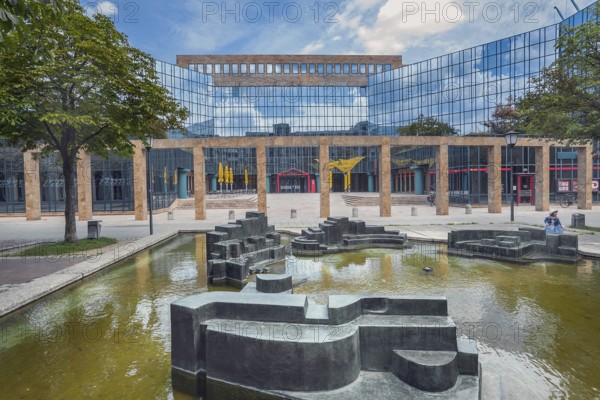 Fountain system by Eduardo Paolozzi, Polygraphia nova 1989, and administration centre of Stadtsparkasse Munich, Munich, Upper Bavaria, Bavaria, Germany