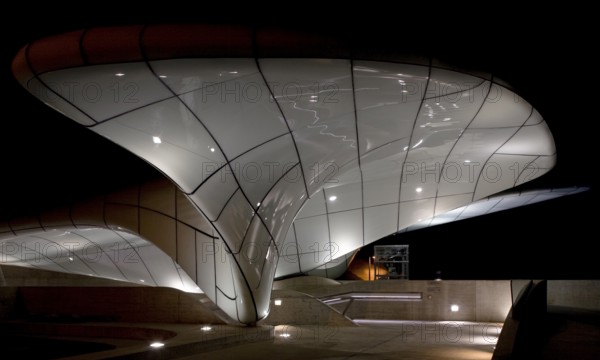 Österr Innsbruck Hungerburg railway station Hungerburg. Zaha Hadid 2007. at night