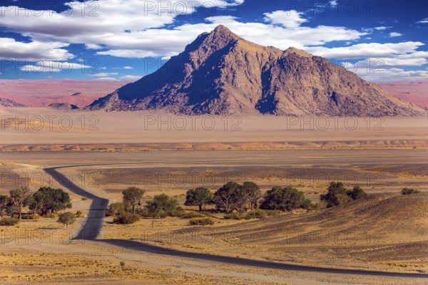 The highway passes through the world's oldest Namib desert. The concept of exotic car tourism