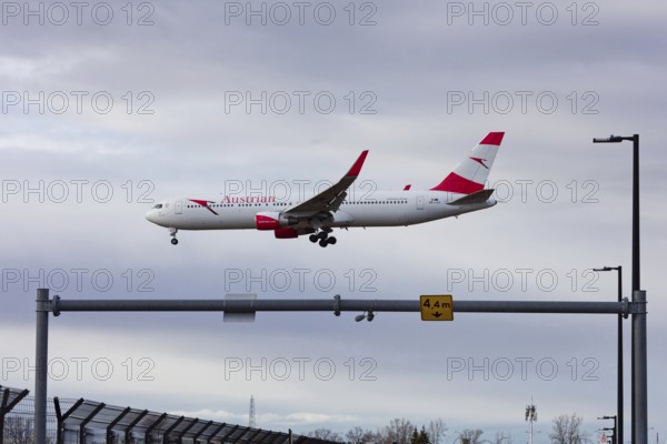 Aviation, airplane landing approach, Airport Montreal, Montreal Province of Quebec, Canada