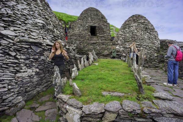 Clochans, stone cells. monastery at the top, Skellig Michael island, Mainistir Fhionáin (St. Fionan?s Monastery), county Kerry, Ireland, United Kingdom