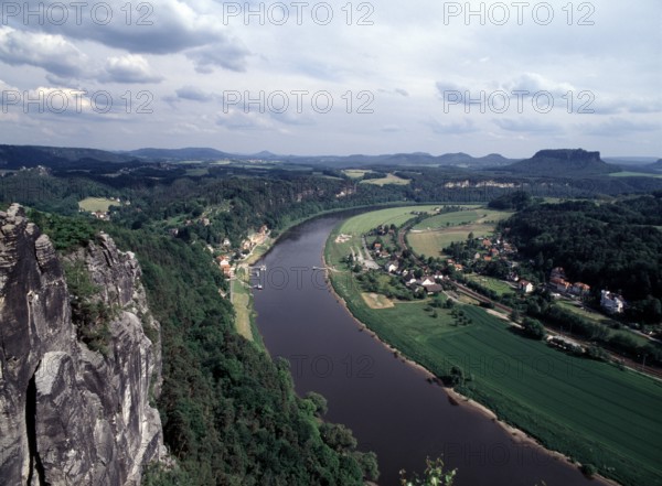 Bastei/ view of the Elbe valley and Lilienstein