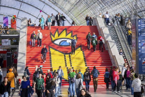 At the new trade fair, 2, 040 exhibitors from 45 countries will present this year's innovations. The motto of this year's fair is Words move worlds . This year's guest country is Norway. Hustle and bustle in the large glass hall, Leipzig, Saxony, Germany