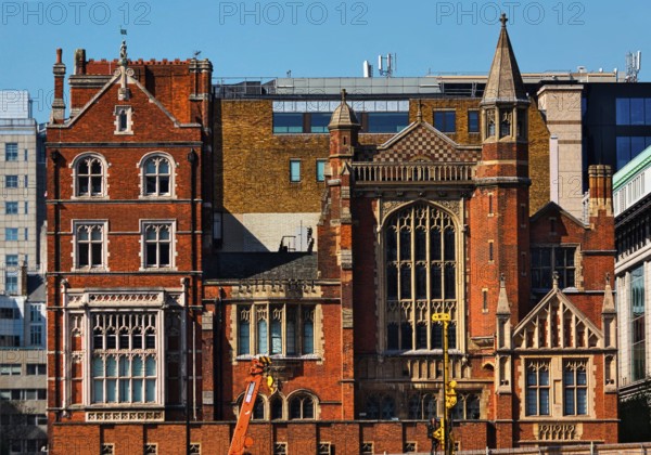 On a ferry trip along the river Thames one can see interesting mixed architecture, modern and traditional buildings. This interesting house caught my eye