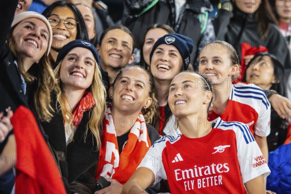 MELBOURNE, AUSTRALIA, MAY 24: Caitlin Foord of Arsenal Women FC with fans after beating the A-League All Stars Women team during the Global Football Week at Marvel Stadium on May 24, 2024 in Melbourne, Australia