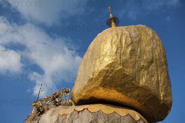 01.02.2017, Kyaikto, Republic of the Union of Myanmar, Asia, The Golden Rock with the Kyaiktiyo Pagoda
