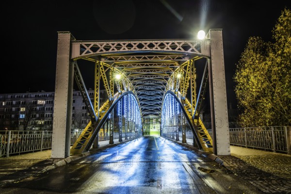 Waasenbrücke, illuminated bridge, night shot, Leoben, Styria, Austria