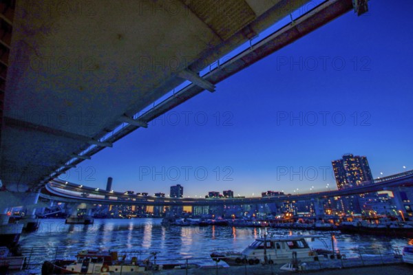 Bayshore Route and Tokyo sunset. Shooting Location: Tokyo metropolitan area