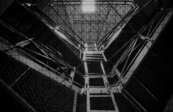 GDR, Potsdam, 13.05.1990, Linden Hotel, House for all, Visiting site, former Stasi prison Potsdam, staircase