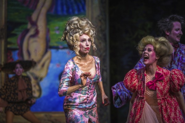 Production by Herbert Fritsch at the Schaubühne Berlin with Bastian Reiber, Florian Anderer and Ursina Lardi (press performance on 22 October 2018)