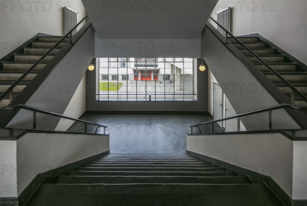 Dessau, Bauhaus, Walter Gropius 1925-26, staircase with view of the former vocational school