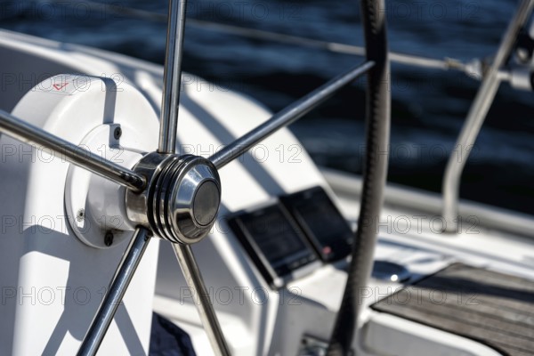 Steering wheel of a sailing yacht