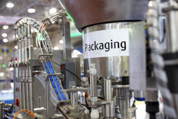 Packing machine is shown at a food and drink exhibition