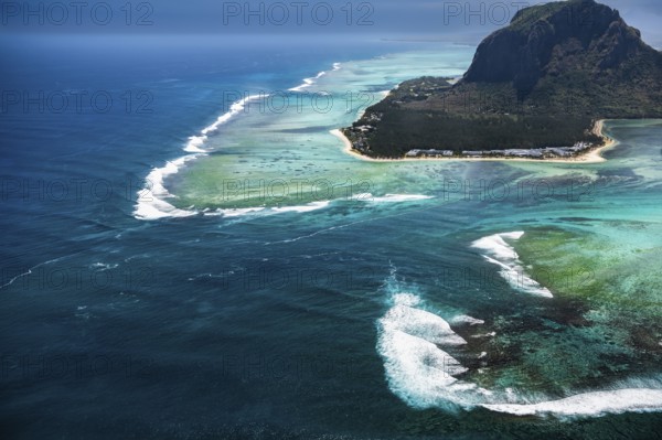 Underwater waterfall, optical illusion, natural phenomenon, aerial view, reef, coral reef, fringing reef, Le Morne Brabant, south coast, Indian Ocean, island, Mauritius