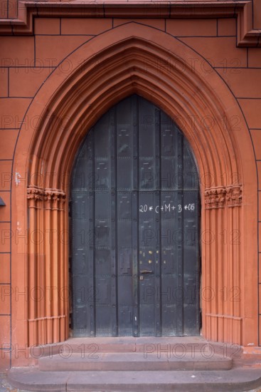 South portal, St., Saint, Saint