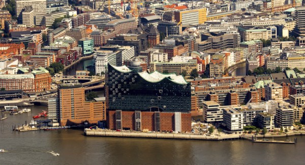 Hanseatic city of Hamburg, Elbe Philharmonic Hall at the foot of the Speicherstadt. The Hamburg concert hall has been under construction since 2007. Completion is scheduled for 2017
