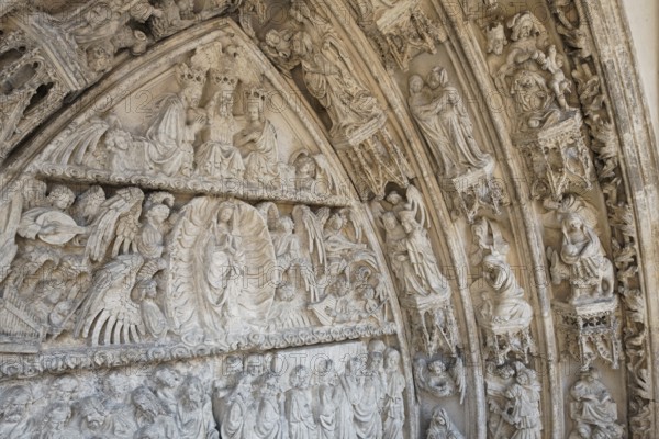 Main portal, tympanum and figures, St., Saint, Saint