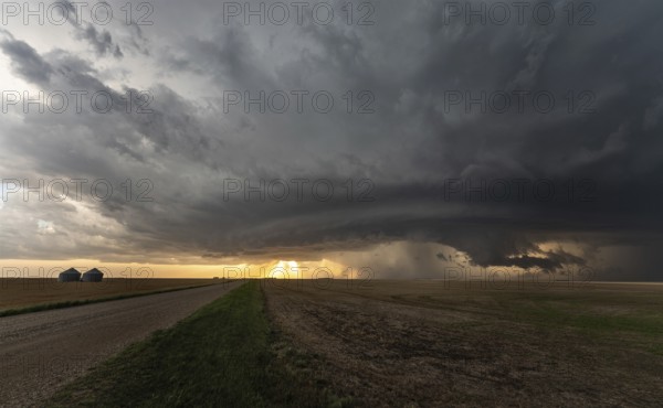 Prairie Storm Canada Summer time clouds warning