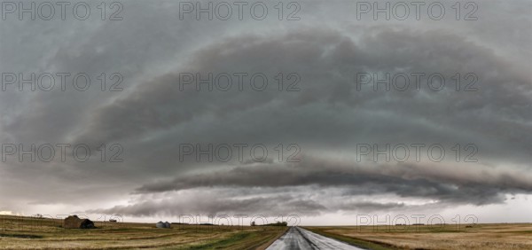Prairie Storm Canada Summer time clouds warning