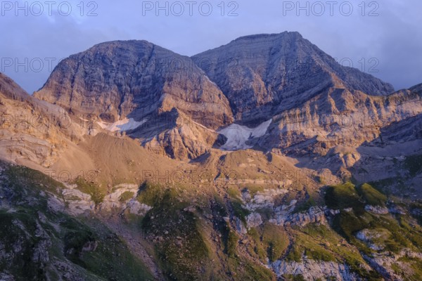 East Astazu, 3071 metres, from Espuguettes refuge, Pyrenees National Park, Hautes-Pyrenees, France