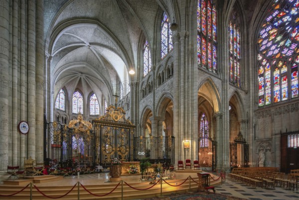 Saint-Etienne Cathedral, first Gothic cathedral, Sens, Burgundy, Yonne department, Bourgogne-Franche-Comte region, France