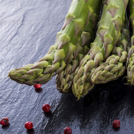Green asparagus