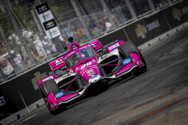 INDYCAR driver, HELIO CASTRONEVES (06) of Sao Paulo, Brazil, travels through the turns in his Meyer Shank Racing Honda car during a practice session for the Chevrolet Detroit Grand Prix at the Streets of Downtown Detroit in Detroit, MI, USA