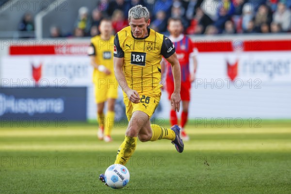 Germany: Soccer 1st Bundesliga, Matchday 20 - 1. FC Heidenheim vs. Borussia Dortmund - Voith-Arena Heidenheim: Julian RYERSON Borussia Dortmund on the ball