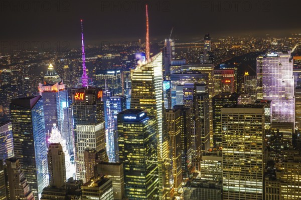 Night view from the Empire State Building. Shooting Location: New York, Manhattan