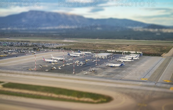 Athen, Griechenland - 21.10.2023: Internationaler Flughafen Athen