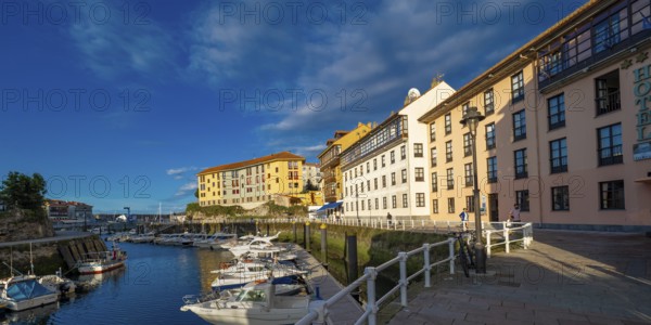 Llanes Harbour, City View, Street Scene, Asturias Green Coast, Llanes, Asturias, Spain
