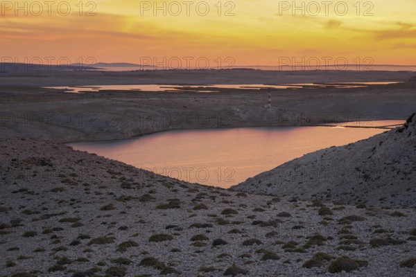 Sunset between the rocks