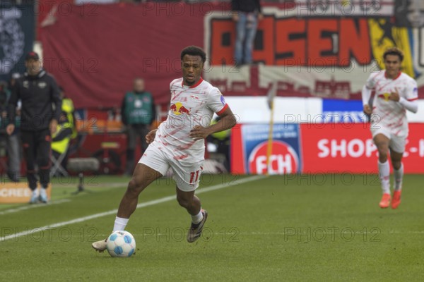 Football match, Lois OPENDA RB Leipzig elegant on the ball, Voith-Arena football stadium, Heidenheim