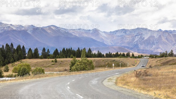 An image of a road to horizon New Zealand south island