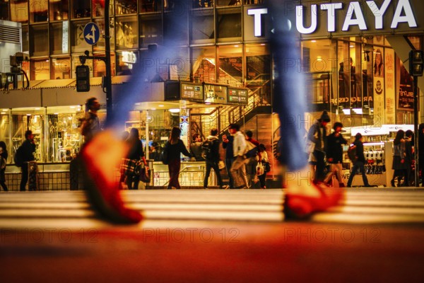 Feet of those who walk the Shibuya scramble intersection. Shooting Location: Tokyo metropolitan area