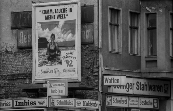 Germany, Berlin, 19.02.1992, pub, snack bar, weapons, grinding shop, cutlery, Marktstube, Schultheiß, Come dive into my world, Stuyvesant