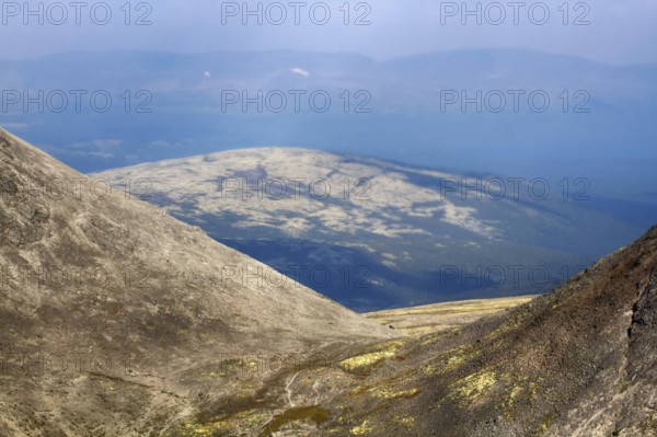 Mountain deserts and semi-deserts of Northern lands - alpine tundra belt (barrens, goltsy). Khibiny Mountains
