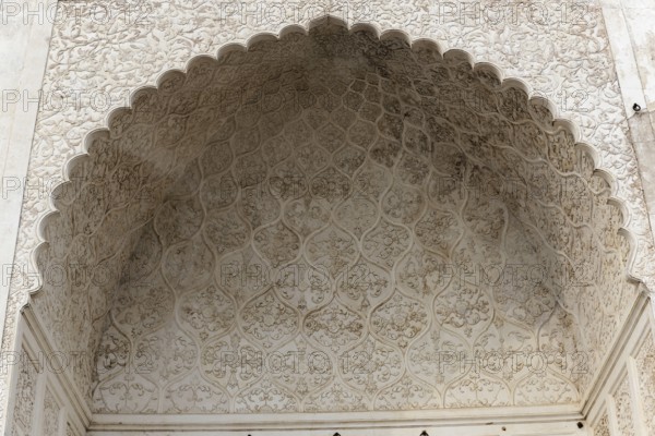 Tomb, Bibi Ka Maqbara in Aurangabad, Maharashtra, India, Asia, An ornate arch with detailed patterns on the ceiling, Aurangabad, Mumbai, South India