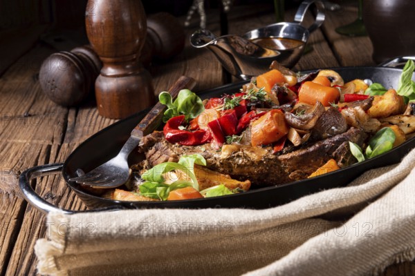 Tender beef with various vegetables