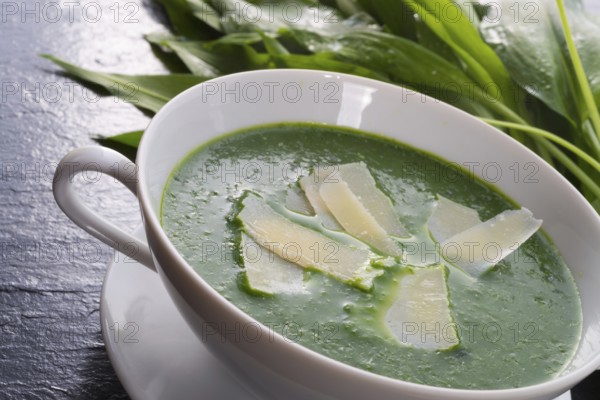 Wild garlic soup with Parmesan