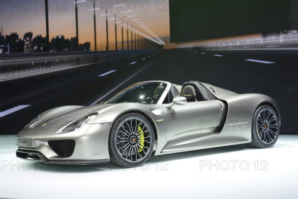 Porsche 918 Spyder with high-performance hybrid