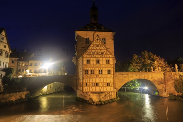 Obere bridge (brücke) and Altes Rathaus at night in Bamberg, GermanyObere bridge and Altes Rathaus at night in Bamberg