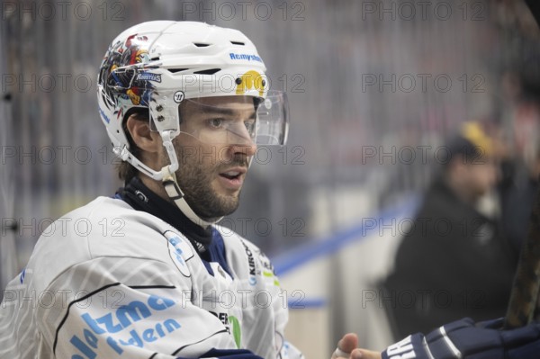 Cologne, LanxessArena, North Rhine-Westphalia, Shane Gersich (Iserlohn Roosters, #9), PENNY DEL, Kölner Haie- Iserlohn Roosters on 19/01/2025 at the LanxessArena in Cologne Germany