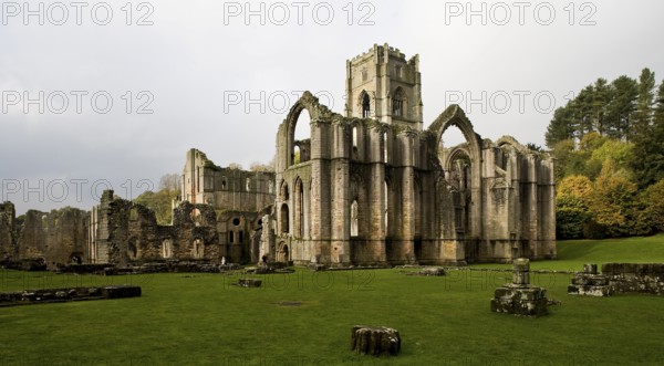 Chapter house and choir. Fountains Abbey, ruined monastery of the Cistercian order. Founded in 1132 and dissolved by Henry VII in 1539. Today part of the Studley Royal Water Garden. UNESCO World Heritage Site