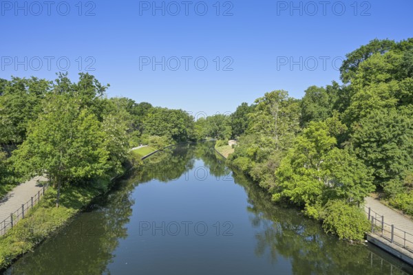Landwehrkanal, Tiergartenufer, Großer Tiergarten, Mitte district, Berlin, Germany