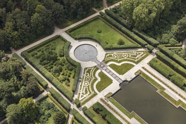 Augustusburg Palace is located in the town of Brühl in North Rhine-Westphalia. The palace is located in the east of the city and is connected to the Falkenlust hunting lodge by an avenue and an extensive palace park